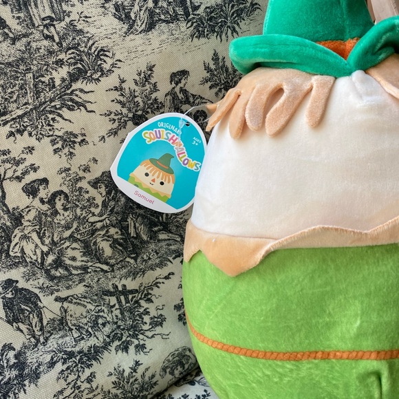 Squishmallow Samuel the Scarecrow - Picture 3 of 6